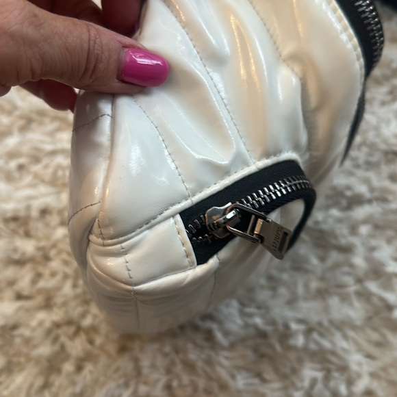 THINK ROYLN GIGI glossy white puffer crossbody - Picture 5 of 12